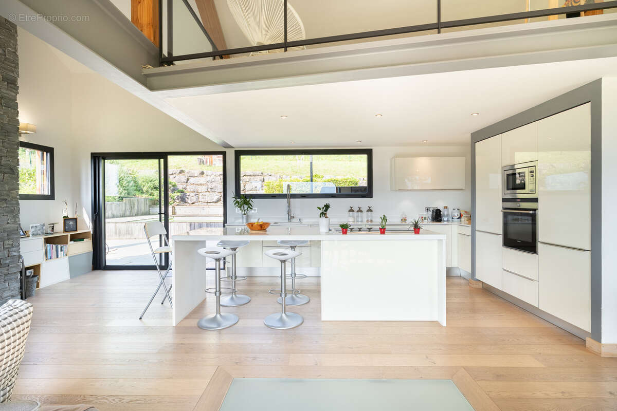 Maison à SAINT-JORIOZ