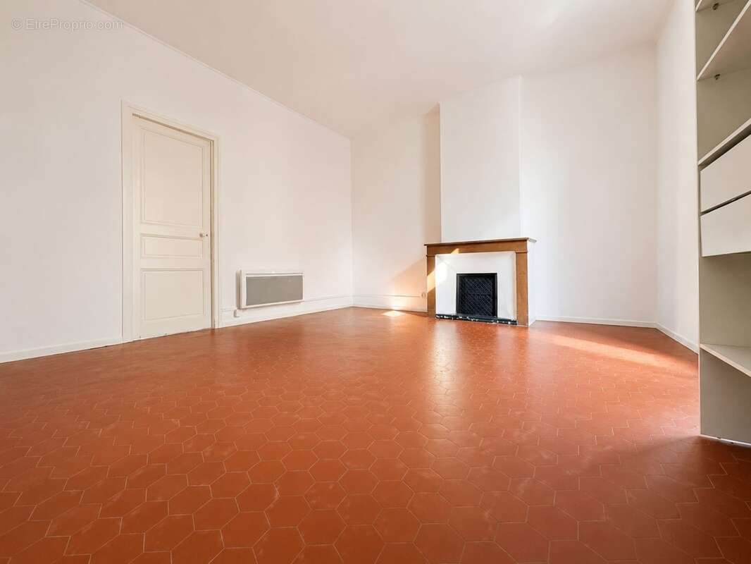 Appartement T2 85 m² avec terrasse Champ de Mars Béziers charme de l'ancien - photo 7