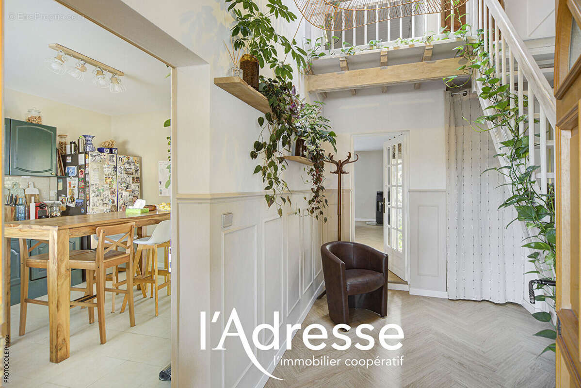 Exclusivité l'Adresse - Toulouse (Quartier Bordeblanche / Lardenne) - Maison T5 de 157.28m² sur un Terrain de 425m² - photo 4