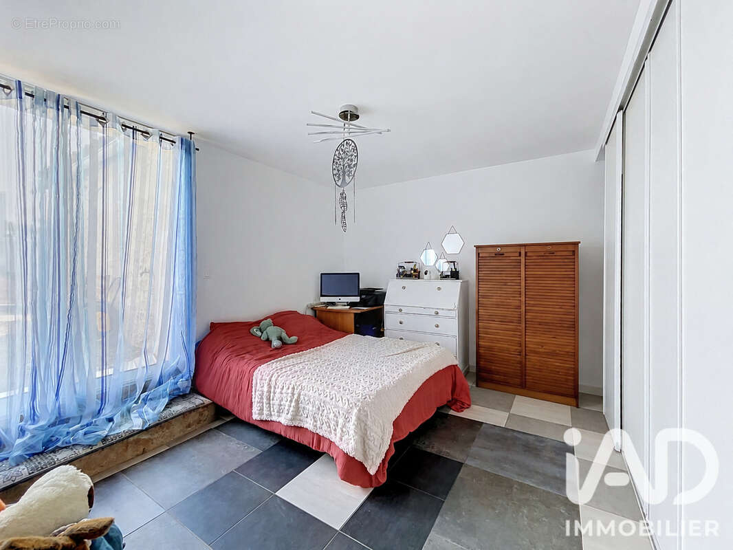 Maison 240 m² à Coulonges-Sur-L'autize  - photo 5