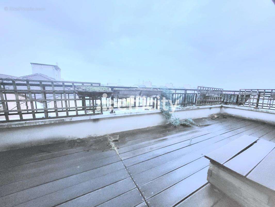 Appartement à VILLENEUVE-LA-GARENNE