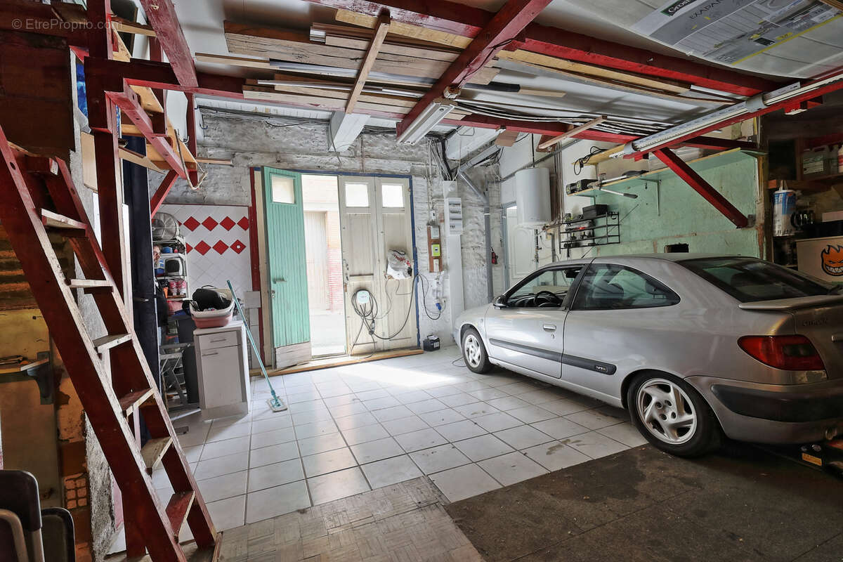 Maison de village avec grand garage - photo 9