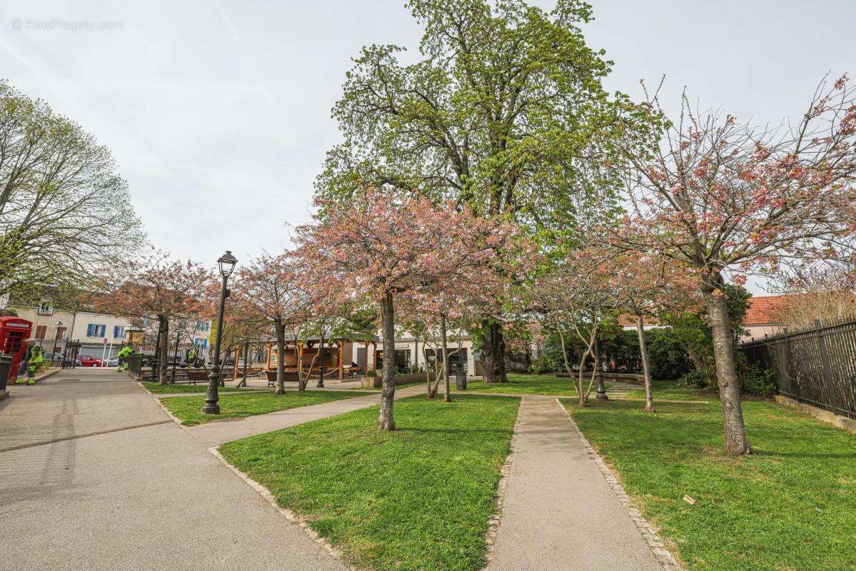 Maison à VILLENEUVE-LE-ROI