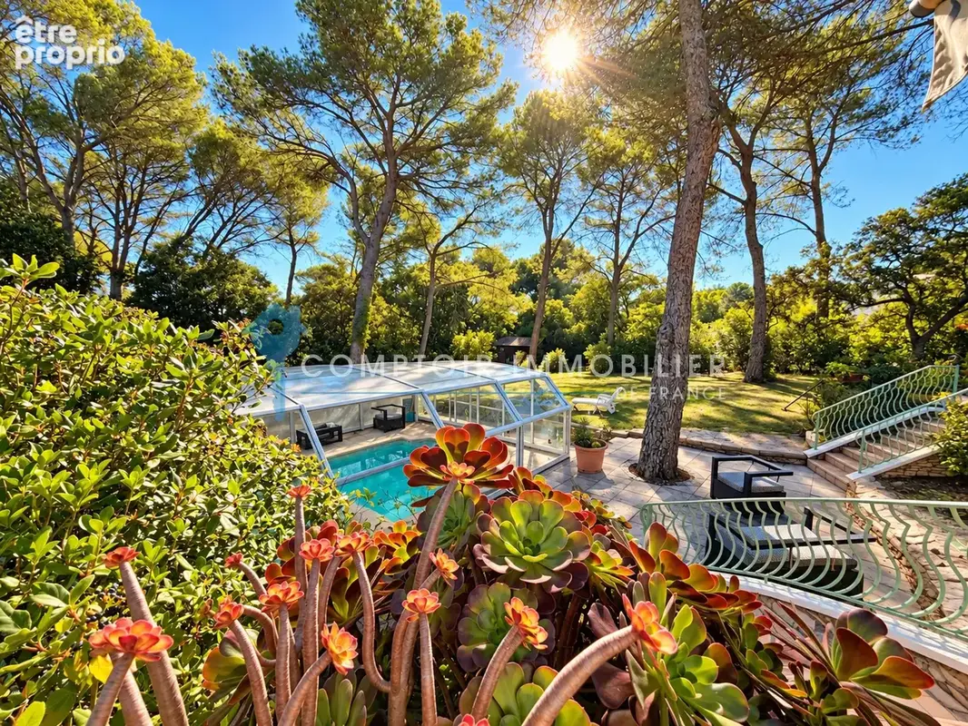 En exclusivité, Boissières sur 5300 m2 de terrain environ, villa d'architecte de 160 m2 3 chambres, Piscine co - photo 3