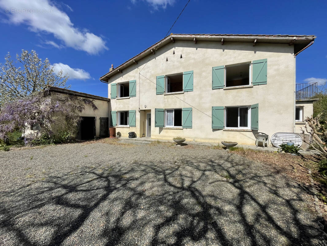 Maison à CAHUZAC-SUR-ADOUR