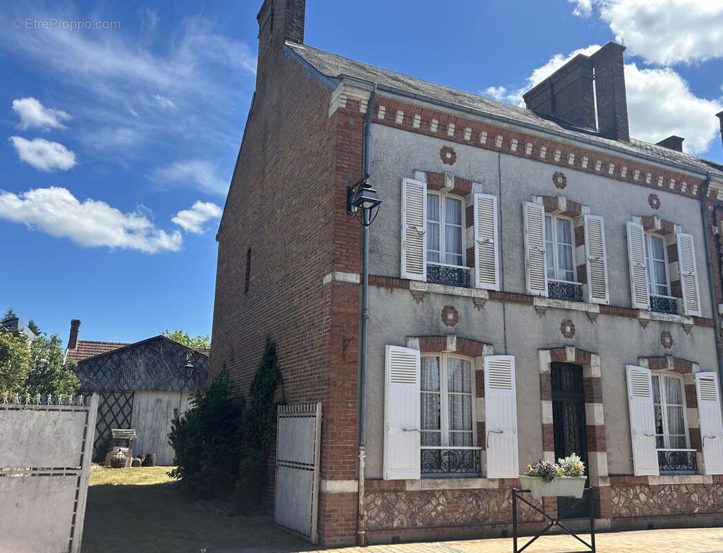 Maison à BRINON-SUR-SAULDRE