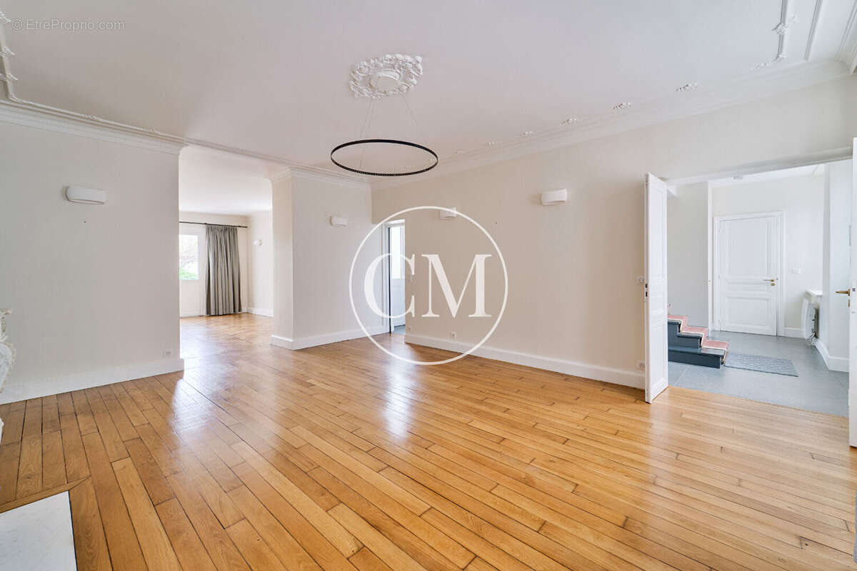 Appartement à VERSAILLES