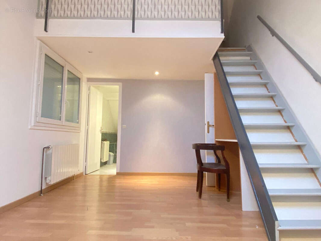 Maison à MEZY-SUR-SEINE