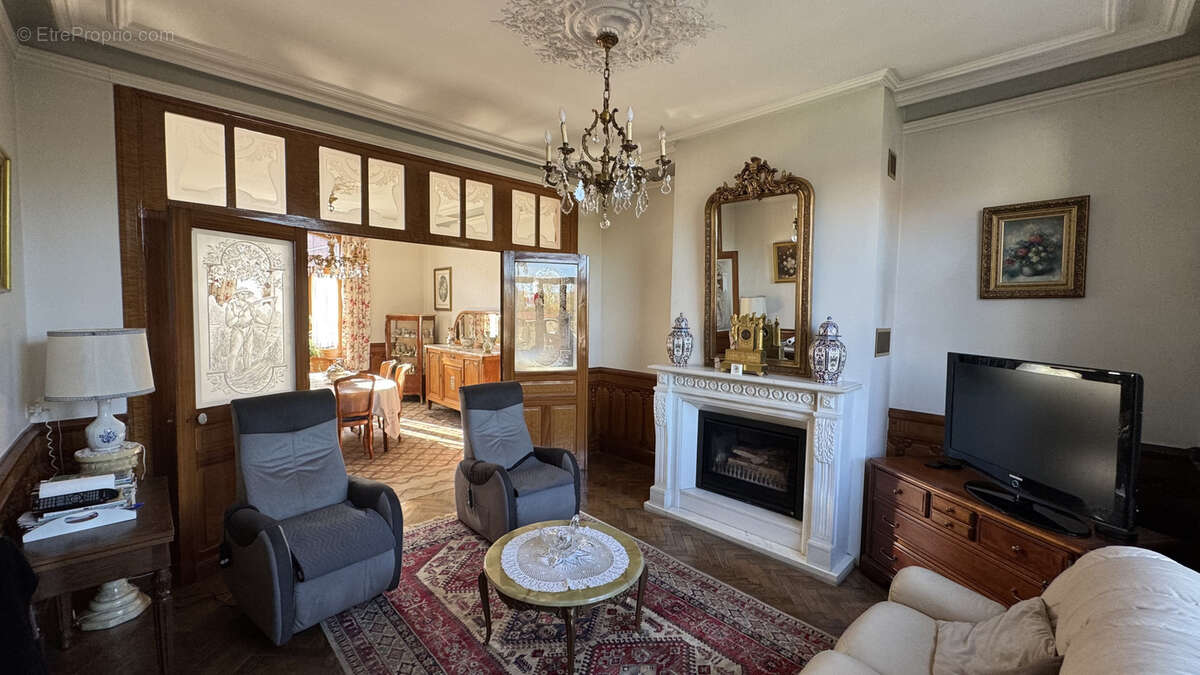 Maison à AIX-NOULETTE