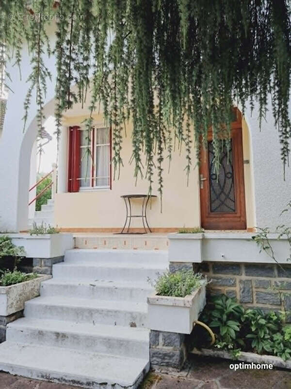 Maison à LAGUENNE