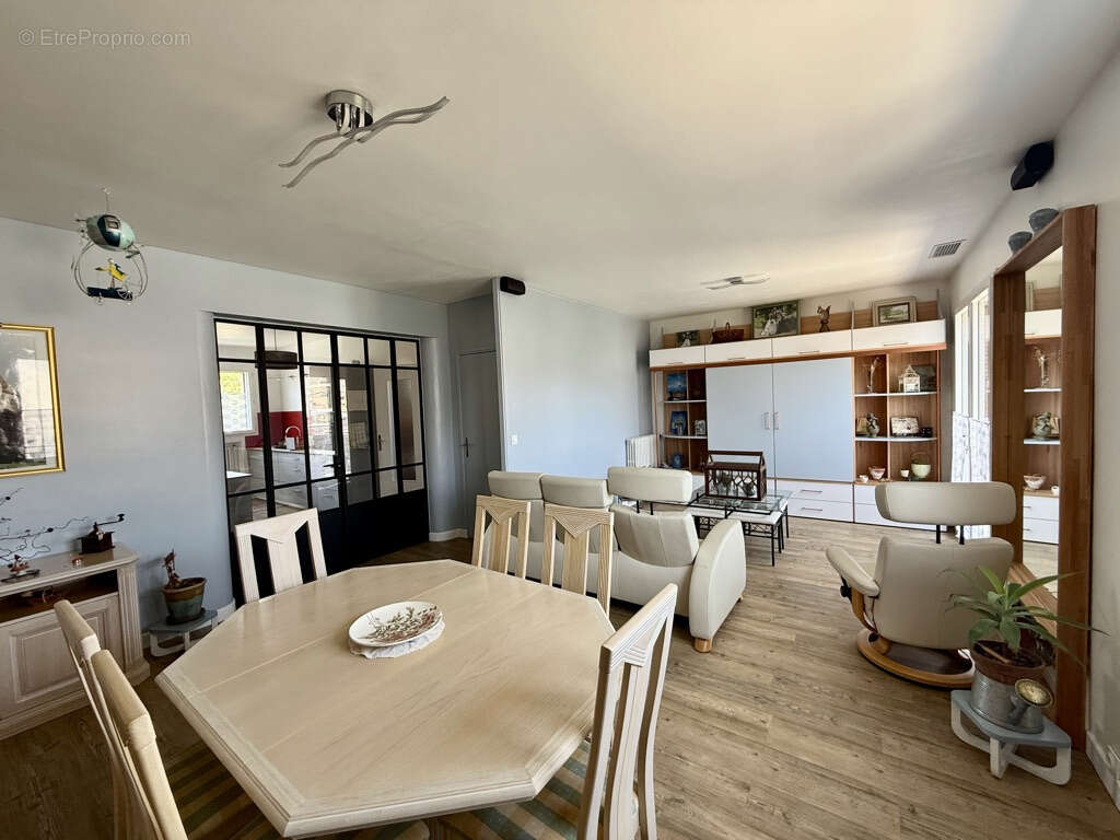 Maison de 205m2 avec jardin à Guilherand-Granges - photo 6