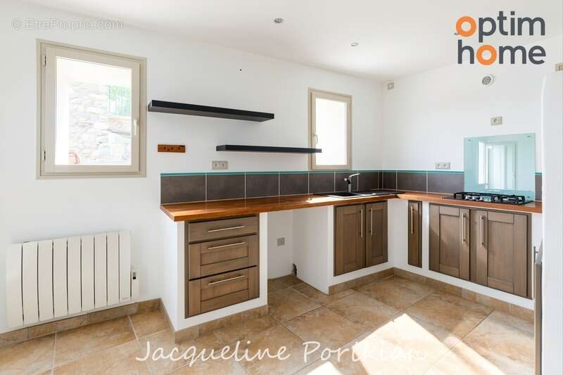 Maison de village rénovée à vendre à Vitrolles-en-Luberon - photo 2