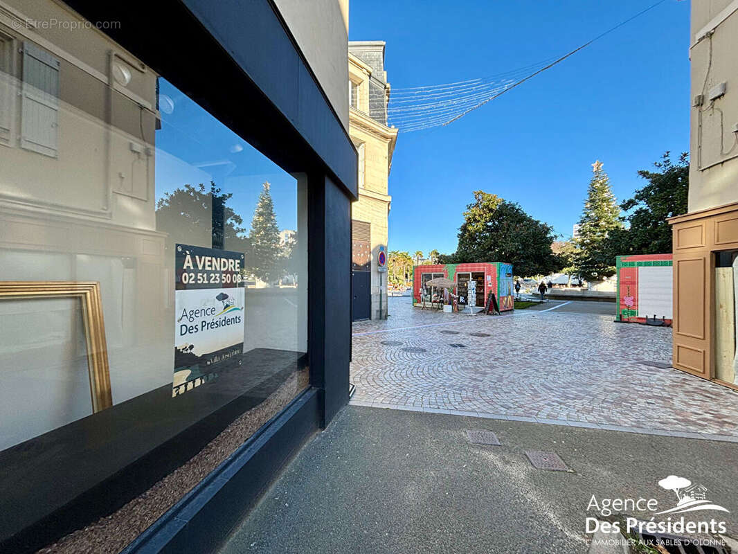 Commerce à LES SABLES-D&#039;OLONNE