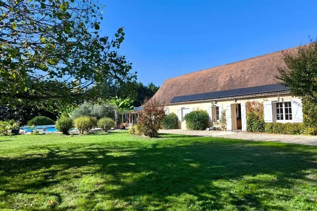 Longere avec piscine sur 1.5 ha clos - photo 7