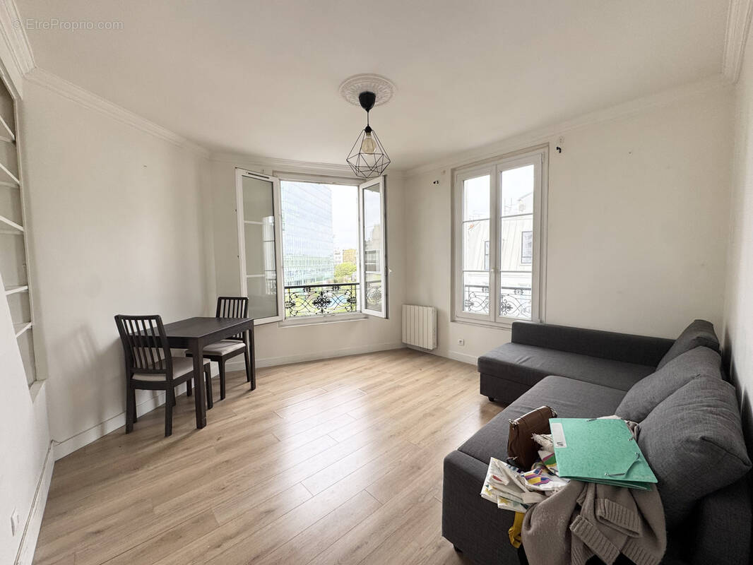 Appartement à PARIS-14E