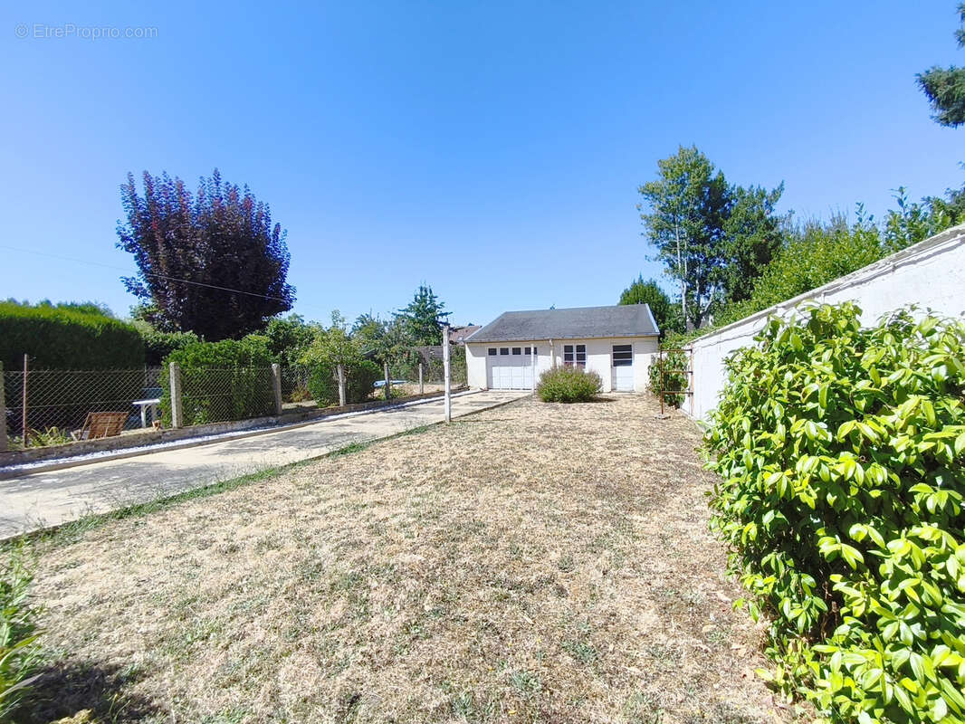 Maison a renover 2 chambres et double garage - photo 16