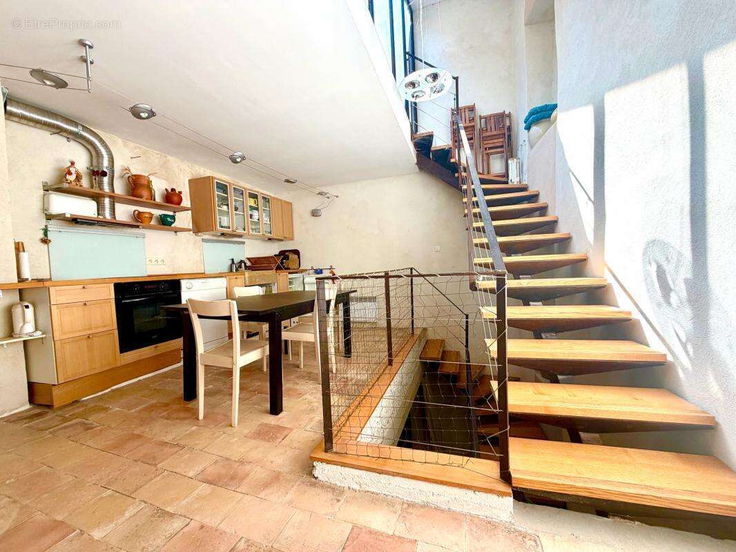 Maison à PELISSANNE