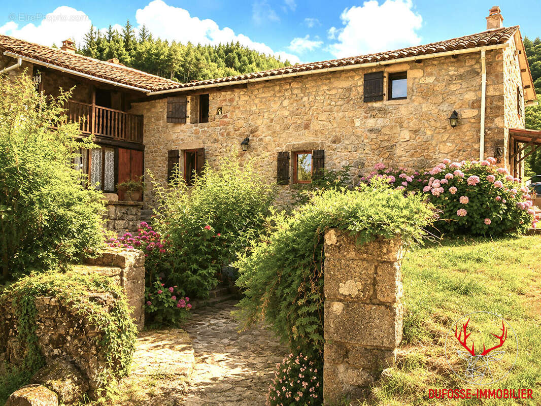 Ardèche - Vente à terme LIBRE - Maison ancienne à rénover 140 m² - photo 2