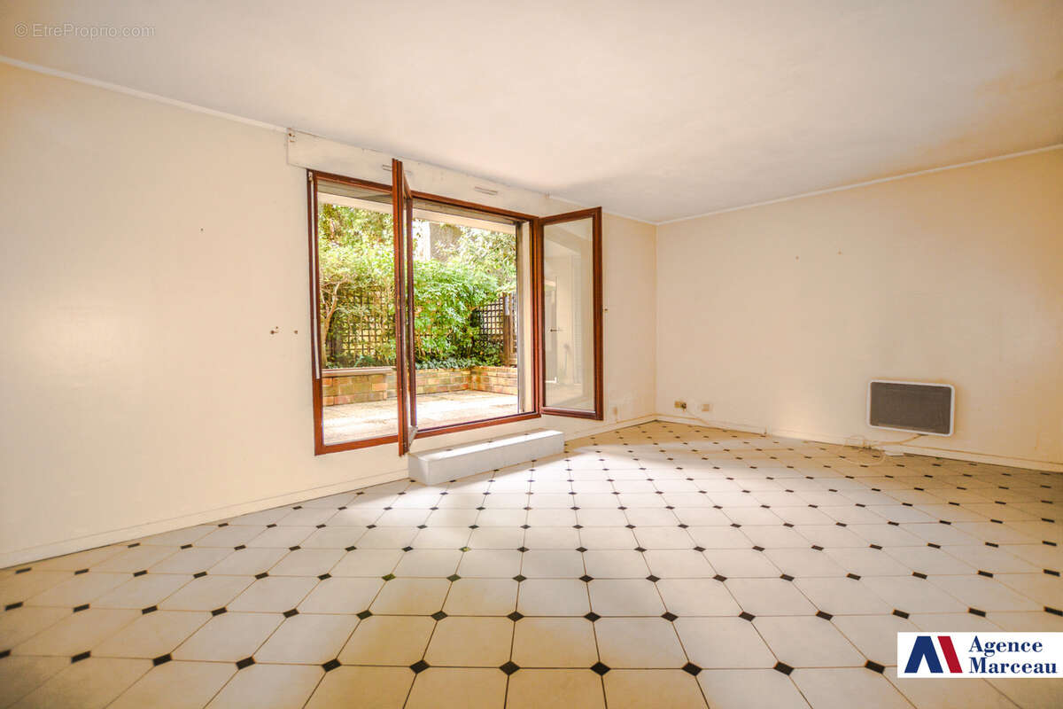 Appartement à COURBEVOIE