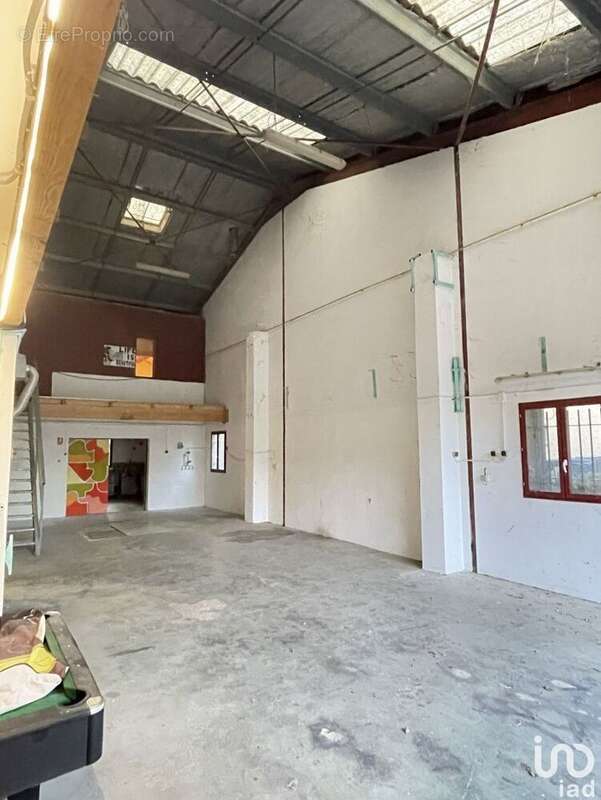 Photo 3 - Commerce à CARCES