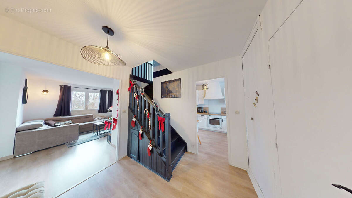 Appartement à EMERAINVILLE