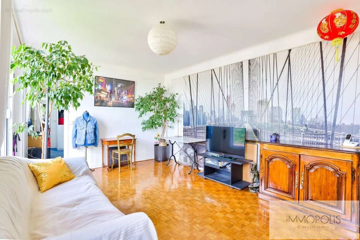 Appartement à PARIS-18E