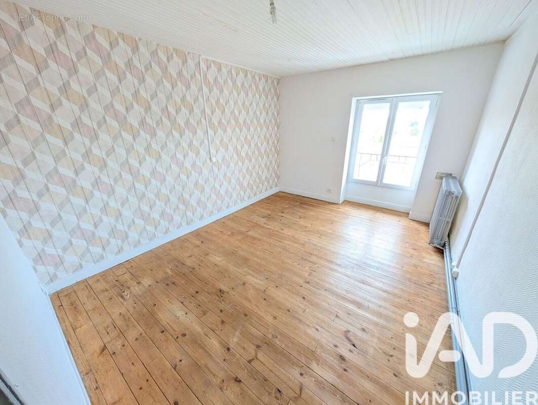 Photo 9 - Appartement à LUSSAC-LES-CHATEAUX