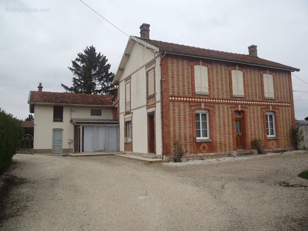 Maison à MAIZIERES-LES-BRIENNE