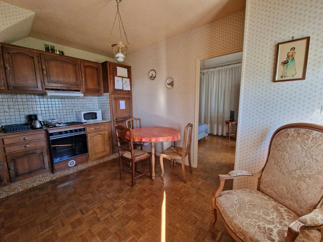 Maison à ALLASSAC