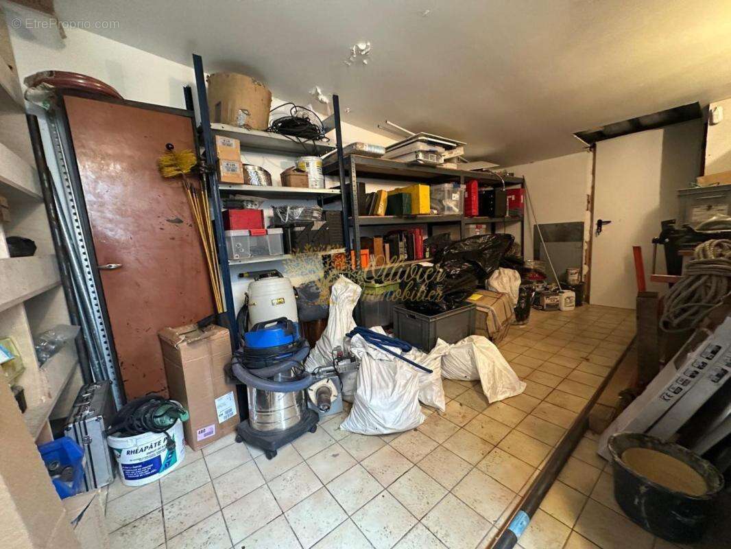 Commerce à NEUILLY-PLAISANCE