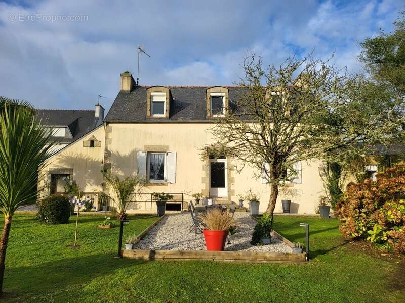 Maison à PLONEOUR-LANVERN