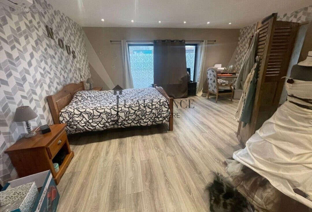 Maison 230 m² à Croisette  - photo 7