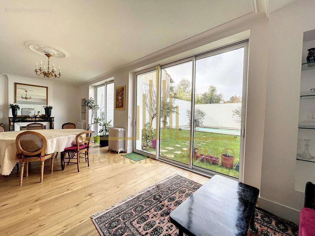 A vendre à Bordeaux Belle maison rénovée aux  prestations de qualité - photo 6