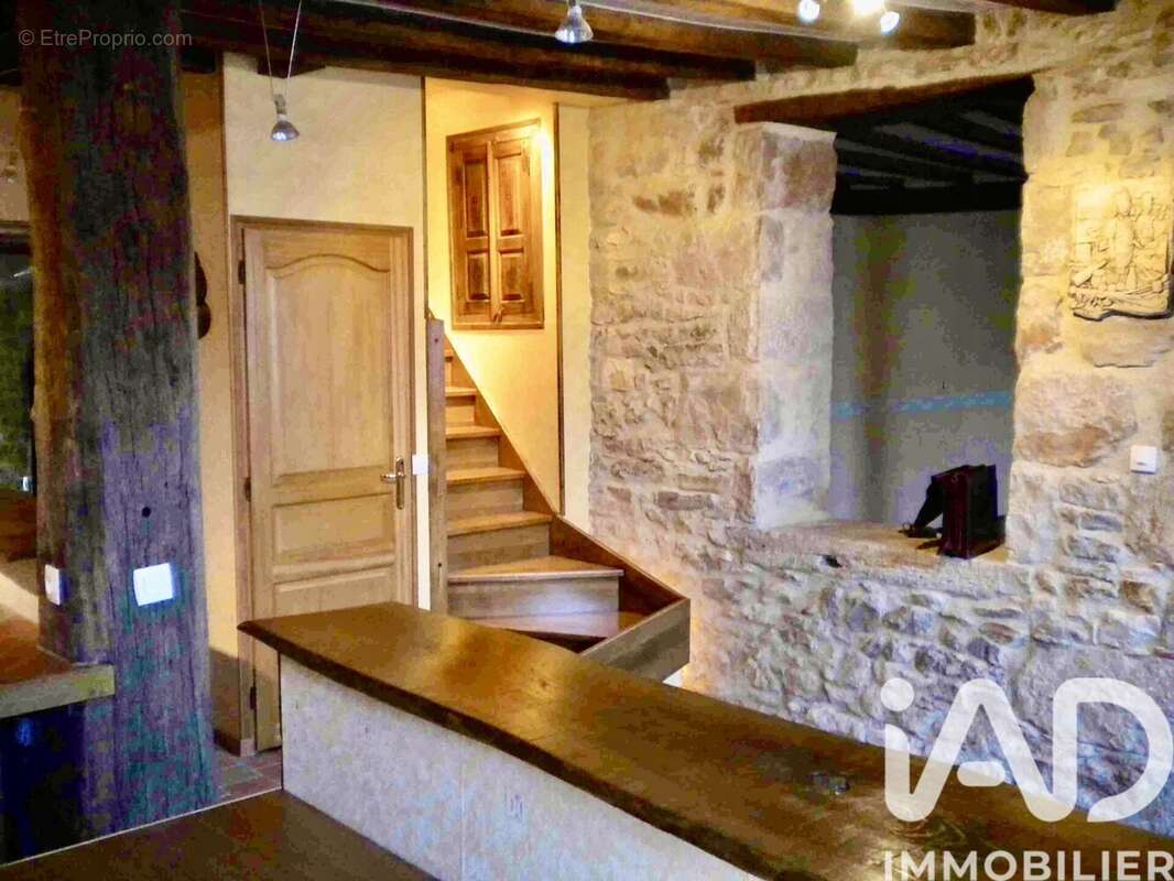 Appartement 262 m² à Douillet  - photo 9