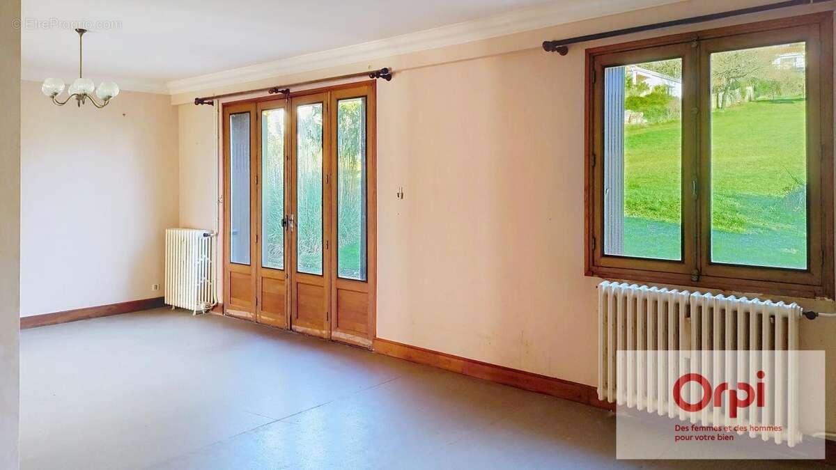 Maison à TERRASSON-LAVILLEDIEU