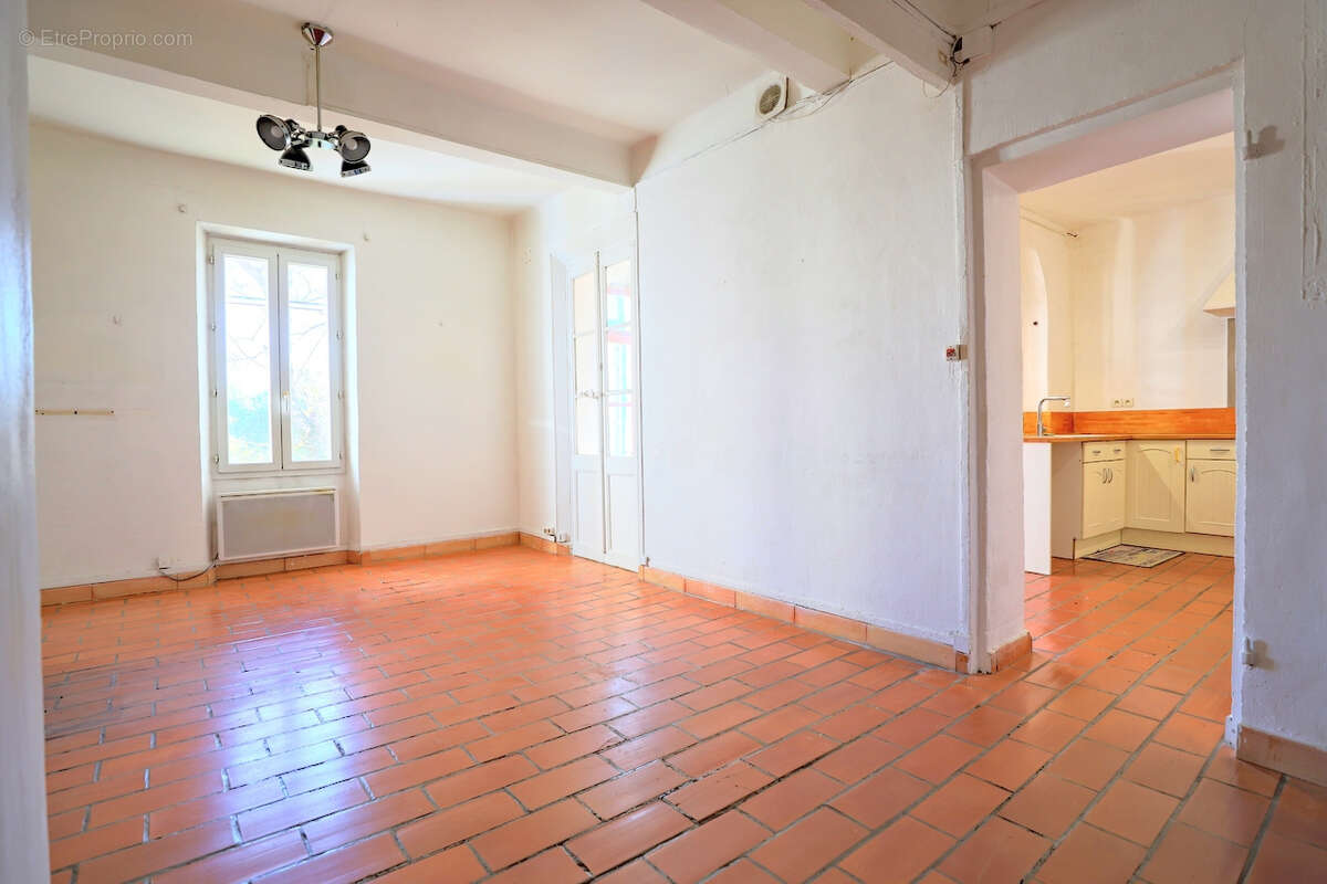 Maison à SOLLIES-TOUCAS