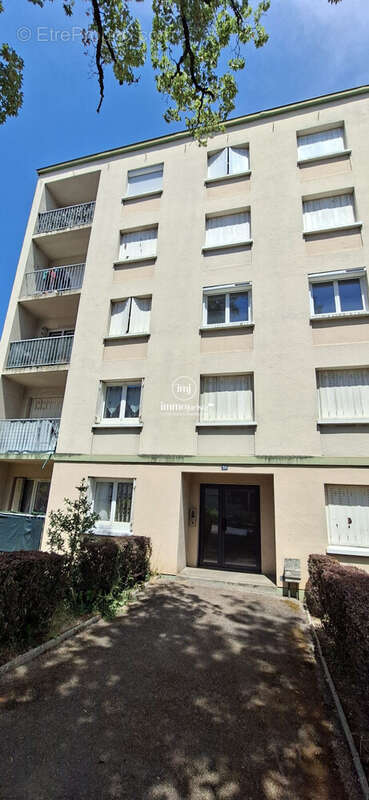 Appartement 57 m² à Limoges  - photo 4