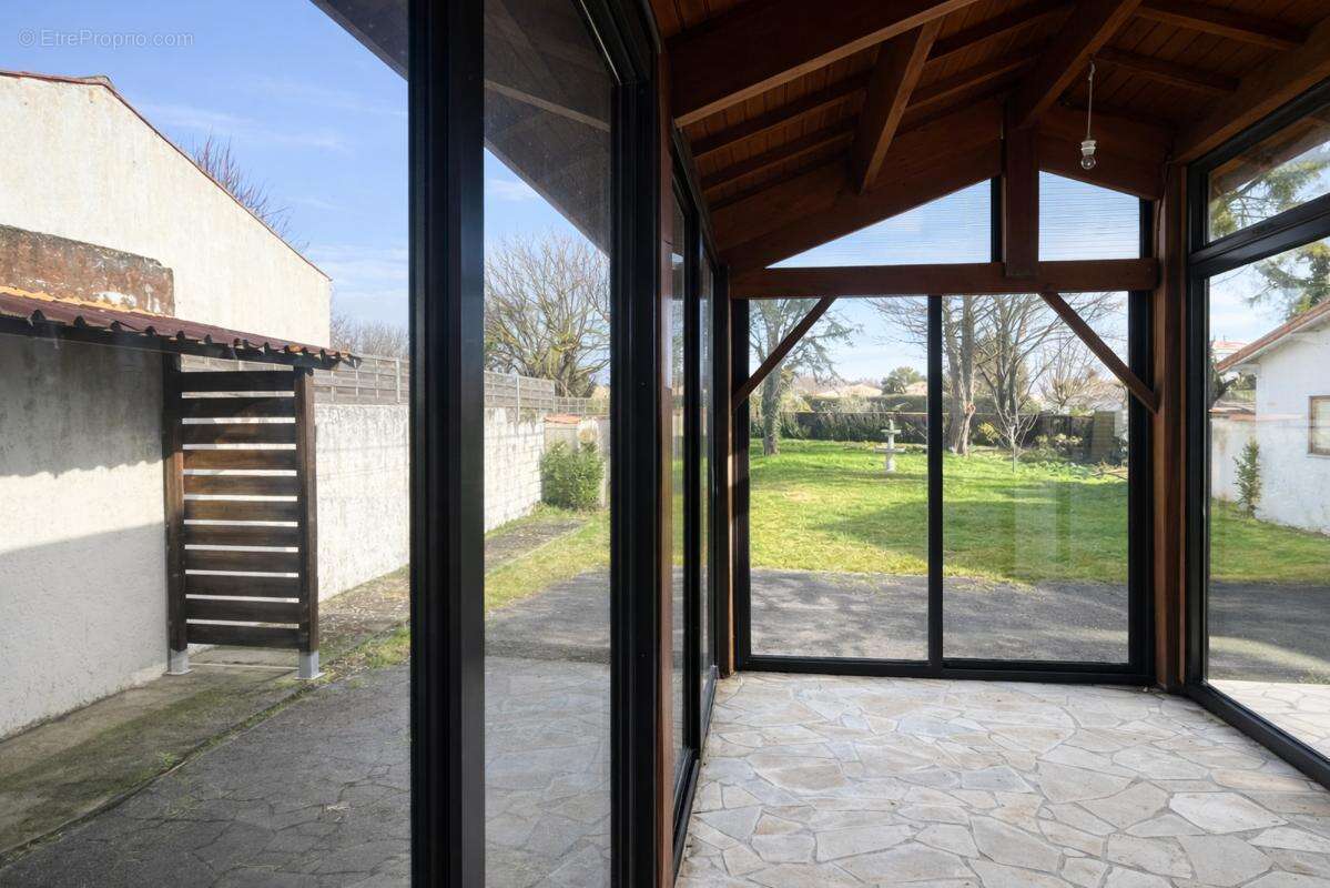 Maison 124 m² à Semussac  - photo 16