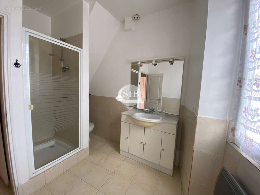 Appartement à LA VILLE-DU-BOIS