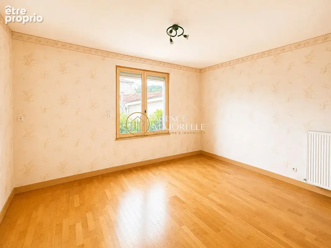 Maison de caractère avec de nombreuses dépendances ! - photo 12