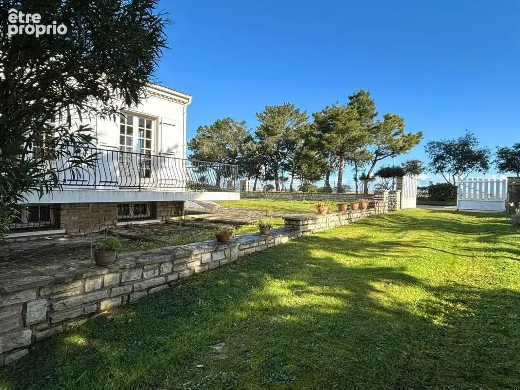 À vendre – Belle maison familiale avec vue mer, dépendance et jardin – La Brée-les-Bains, plage à pied - photo 30