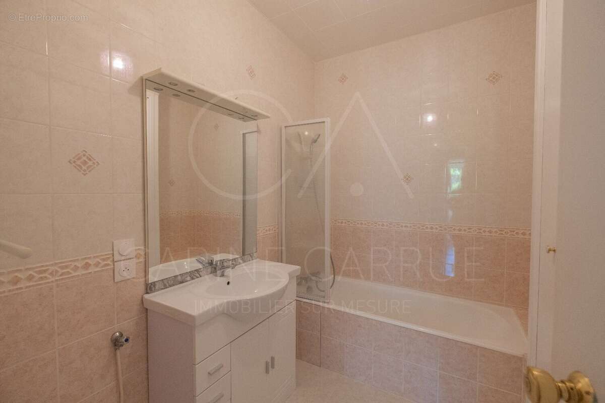 Appartement à CRAPONNE