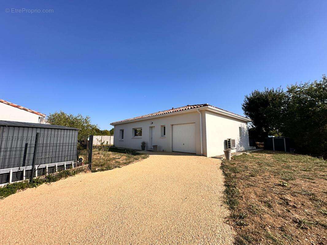 Maison 104 m² à Estillac  - photo 17