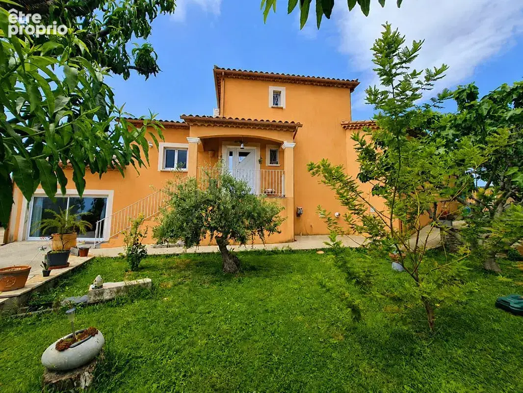 Alès - Maison  5 chambres avec Piscine sur 850 m2 de terrain - photo 3