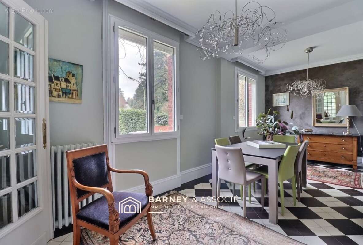 Maison à MONT-SAINT-AIGNAN