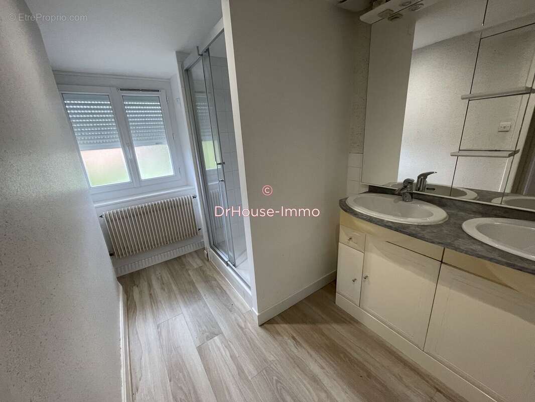 Maison 198 m² à Avord  - photo 231