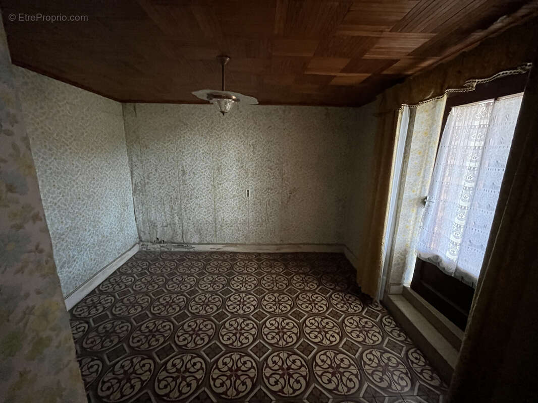 Maison à CASTANET-LE-HAUT