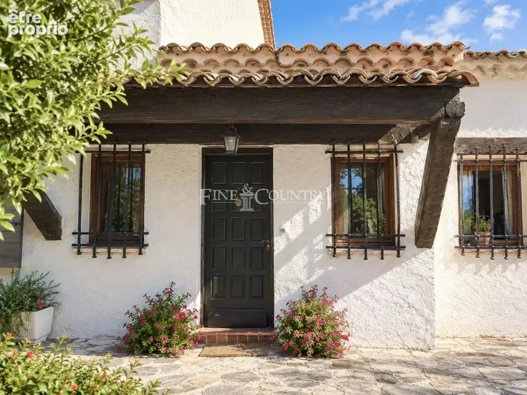 À Vendre Maison Familiale avec Vue Panoramique - Cagnes-sur-Mer - photo 9