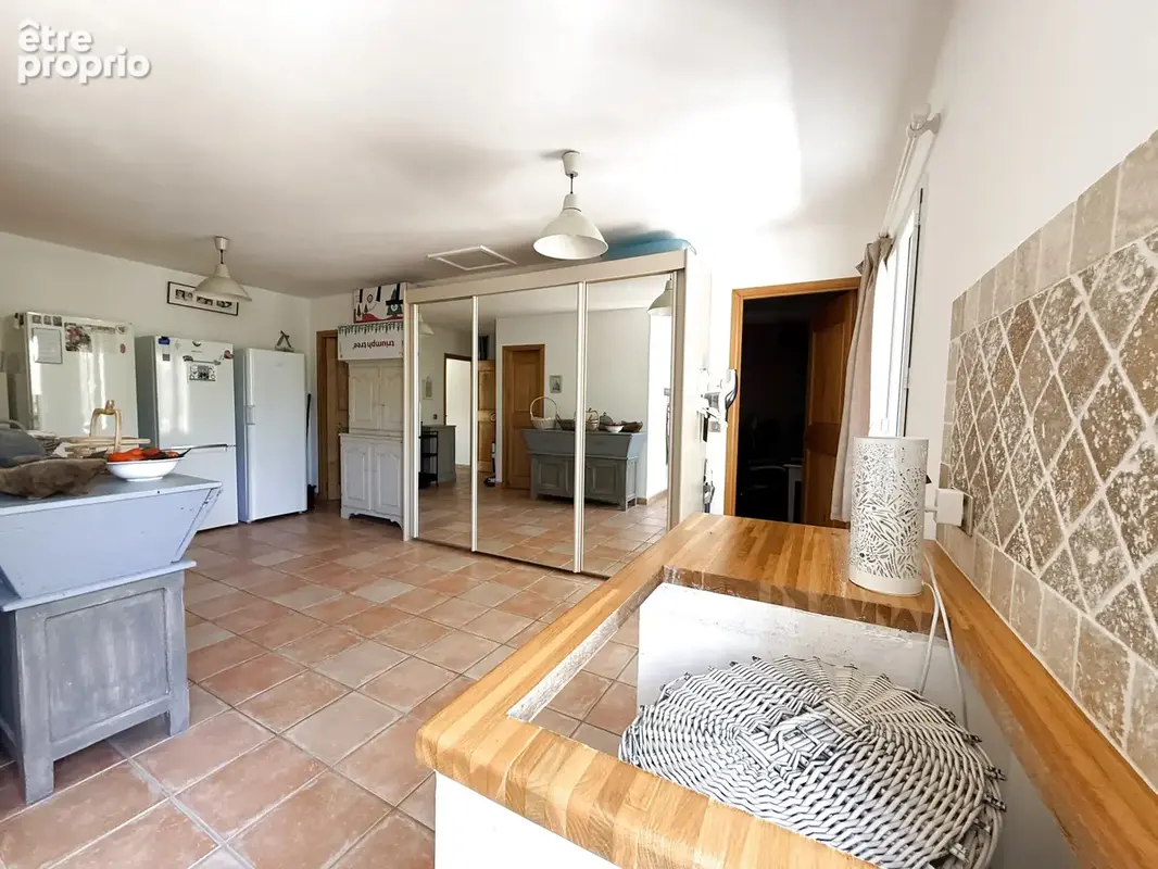 Saint-Paul-en-Forêt   Villa de plain-pied au calme sur 2 922 m2 - photo 12