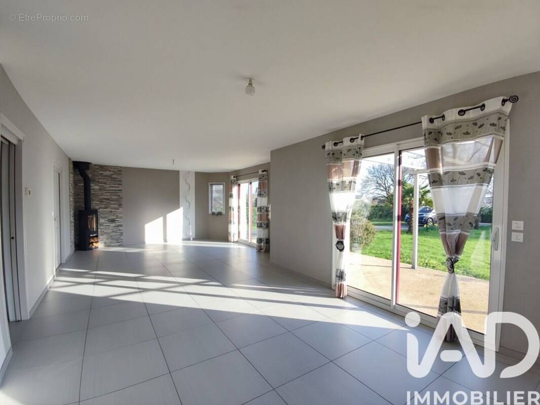 Photo 1 - Maison à PLOUGONVEN